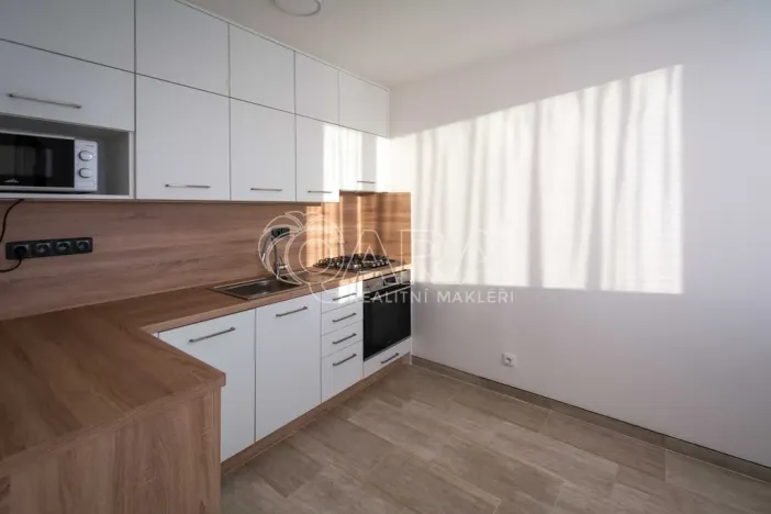 Pronájem bytu 3+1, Praha - Prosek, Jablonecká, 68 m2