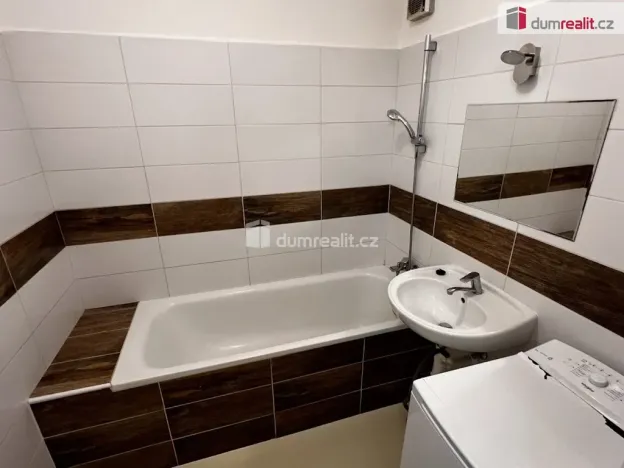 Pronájem bytu 2+kk, Zlín, U Trojáku, 36 m2