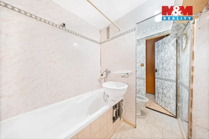 Prodej bytu 2+1, Studená, Komenského, 52 m2