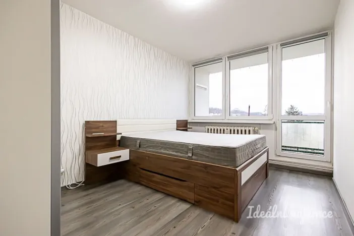 Pronájem bytu 2+kk, Praha - Karlín, Nekvasilova, 40 m2