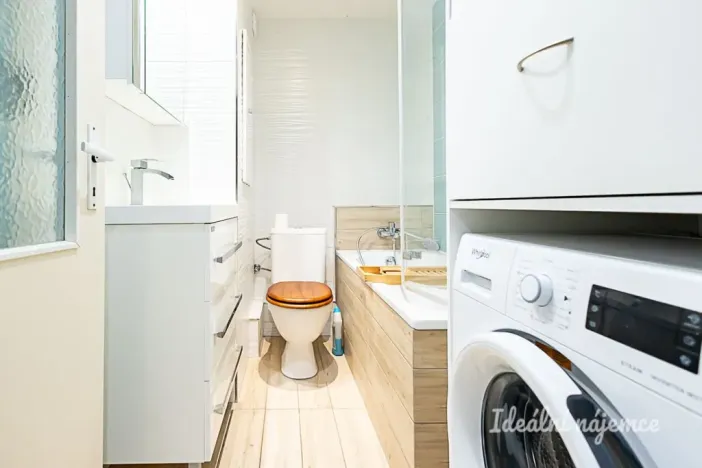 Pronájem bytu 2+kk, Praha - Karlín, Nekvasilova, 40 m2