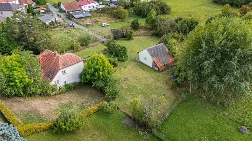 Prodej pozemku pro bydlení, Uhersko, 3765 m2