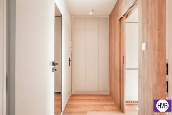 Pronájem bytu 2+kk, Praha, Hvězdova, 44 m2