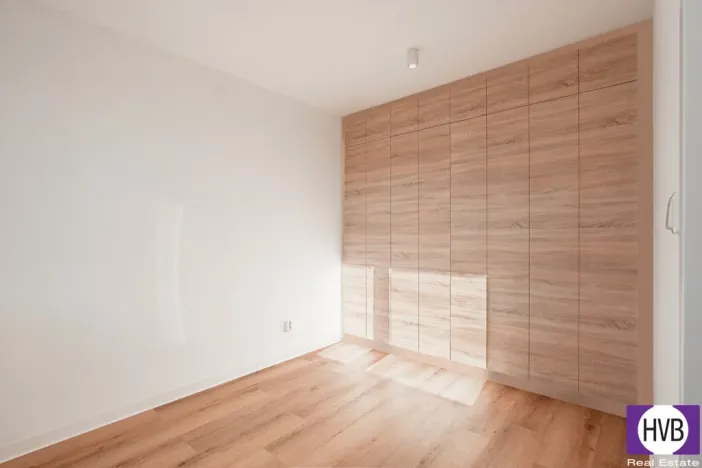 Pronájem bytu 2+kk, Praha, Hvězdova, 44 m2