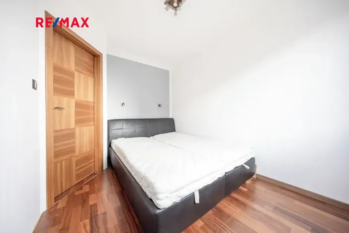 Pronájem bytu 2+1, Praha - Troja, Svídnická, 40 m2