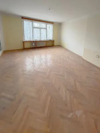 Pronájem bytu 3+1, Zlín, náměstí Míru, 90 m2
