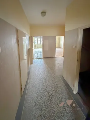 Pronájem bytu 3+1, Zlín, náměstí Míru, 90 m2