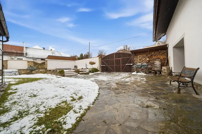 Prodej rodinného domu, Skvrňov, 288 m2