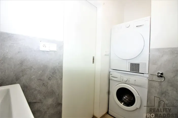 Prodej bytu 1+1, Znojmo, Gagarinova, 33 m2