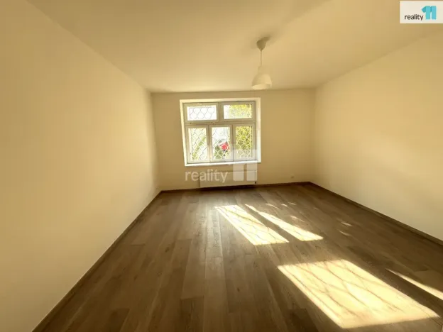 Pronájem bytu 1+1, Praha - Michle, Vokáčova, 47 m2