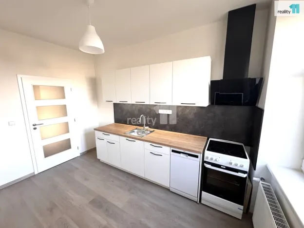 Pronájem bytu 1+1, Praha - Michle, Vokáčova, 47 m2