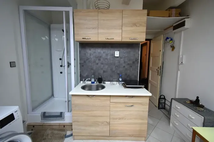 Pronájem bytu 1+kk, Praha - Střešovice, náměstí Před bateriemi, 17 m2