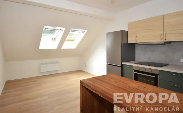 Pronájem bytu 2+kk, Praha - Vinohrady, Jagellonská, 41 m2