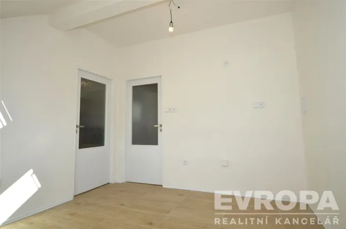 Pronájem bytu 2+kk, Praha - Vinohrady, Jagellonská, 41 m2