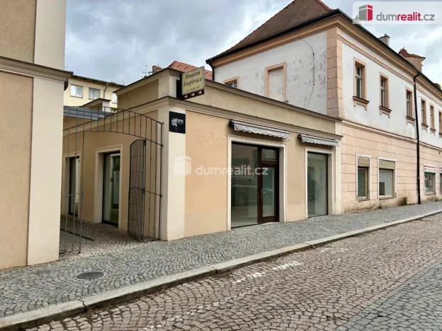 Pronájem obchodního prostoru, Kolín - Kolín I, Karlovo náměstí, 57 m2
