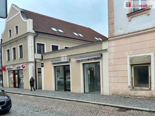 Pronájem obchodního prostoru, Kolín - Kolín I, Karlovo náměstí, 57 m2