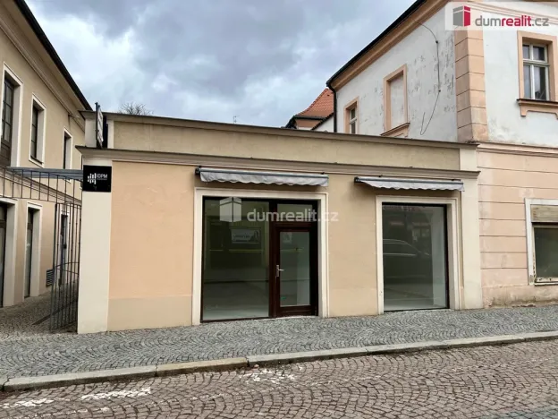 Pronájem obchodního prostoru, Kolín - Kolín I, Karlovo náměstí, 57 m2