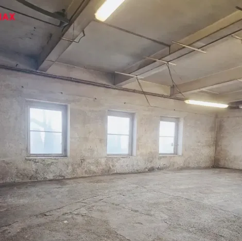 Pronájem výrobních prostor, Praha - Horní Počernice, Komárovská, 250 m2