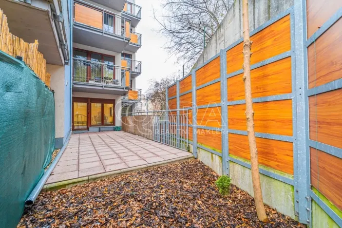 Prodej bytu 1+kk, Praha - Podolí, Jeremenkova, 35 m2