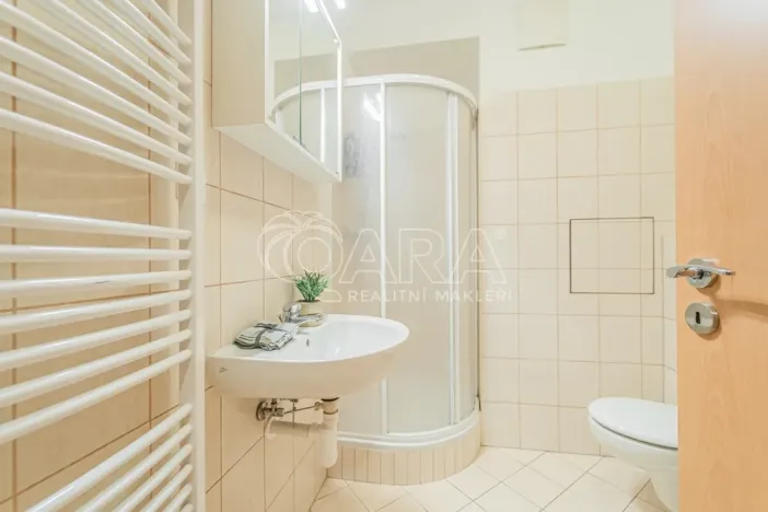 Prodej bytu 1+kk, Praha - Podolí, Jeremenkova, 35 m2