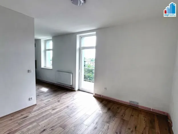Pronájem bytu 1+kk, Plzeň - Jižní Předměstí, náměstí T. G. Masaryka, 30 m2