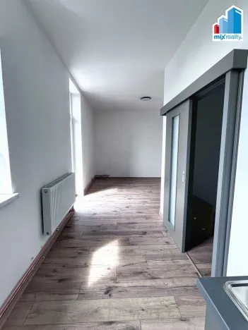 Pronájem bytu 1+kk, Plzeň - Jižní Předměstí, náměstí T. G. Masaryka, 30 m2