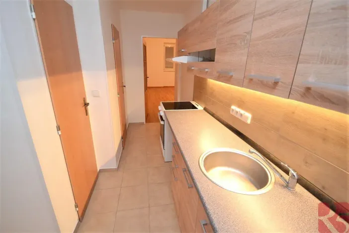 Pronájem bytu 1+kk, Praha - Nusle, Sdružení, 35 m2