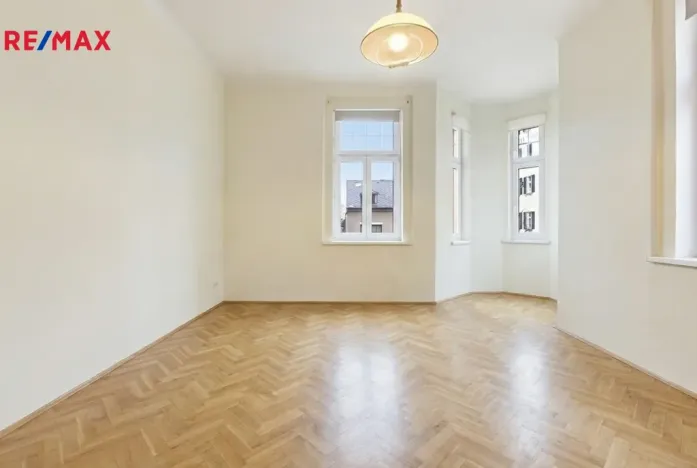 Prodej bytu 2+1, Mariánské Lázně, Hlavní třída, 56 m2