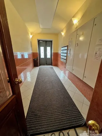 Pronájem bytu 2+kk, Praha - Vršovice, Charkovská, 39 m2