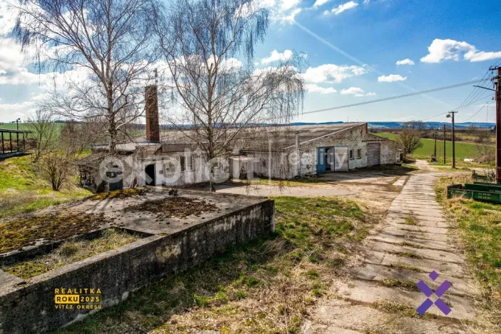 Prodej skladu, Březolupy, 3350 m2