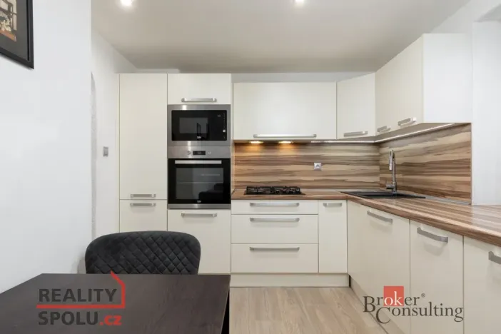 Prodej bytu 3+1, Opava - Předměstí, Těšínská, 59 m2