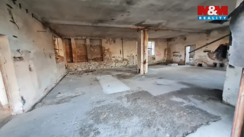 Pronájem skladu, Cítoliby, 300 m2