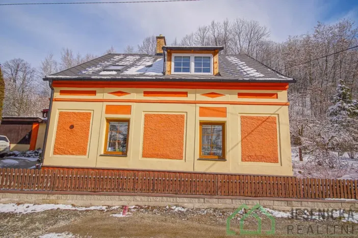 Prodej rodinného domu, Bernartice - Buková, 336 m2