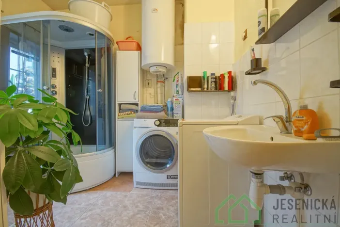 Prodej rodinného domu, Bernartice - Buková, 336 m2