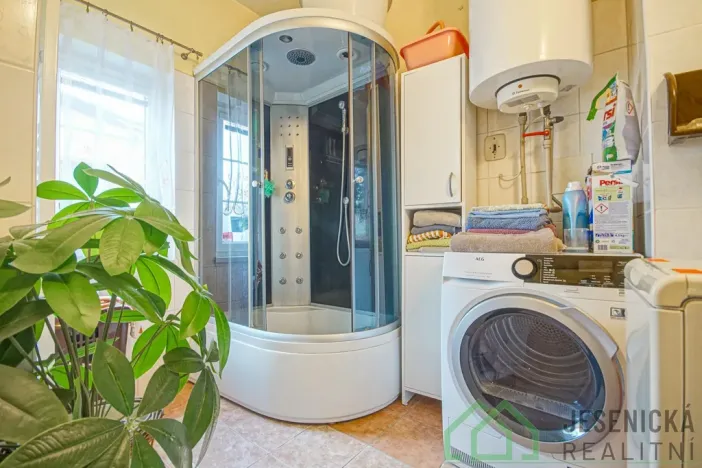 Prodej rodinného domu, Bernartice - Buková, 336 m2