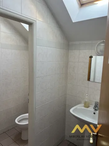 Pronájem kanceláře, Hradec Králové, Československé armády, 128 m2