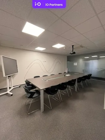 Pronájem kanceláře, Praha - Holešovice, Dělnická, 1251 m2