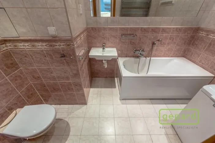 Pronájem bytu 2+kk, Praha, Štúrova, 40 m2