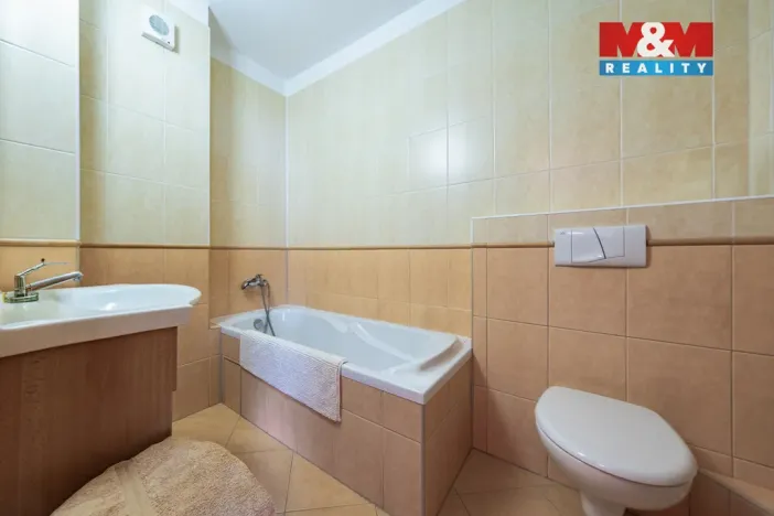 Prodej rodinného domu, Horní Branná, 300 m2