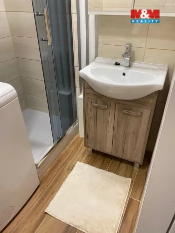 Prodej bytu 1+kk, Ostrava - Poruba, náměstí Družby, 28 m2