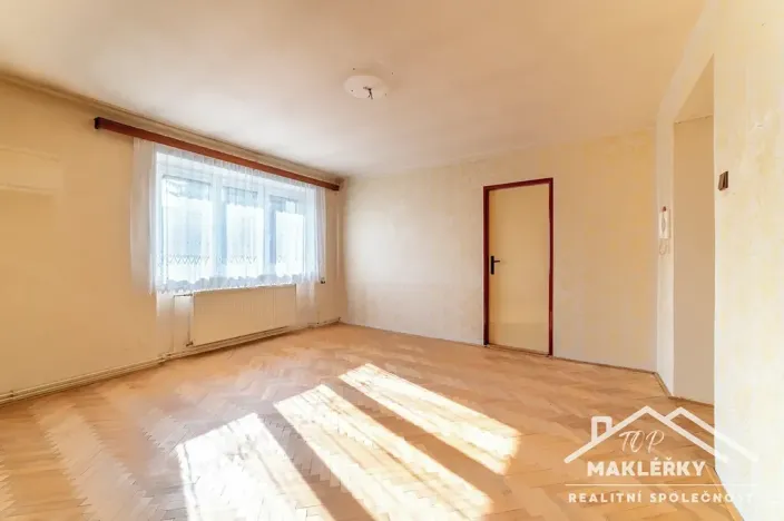 Prodej bytu 3+1, Velký Osek, Komenského, 56 m2