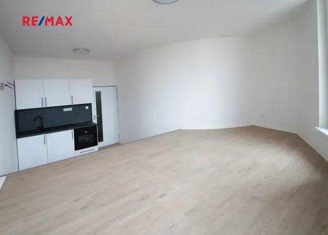 Pronájem bytu 1+kk, Kolín, Brankovická, 26 m2