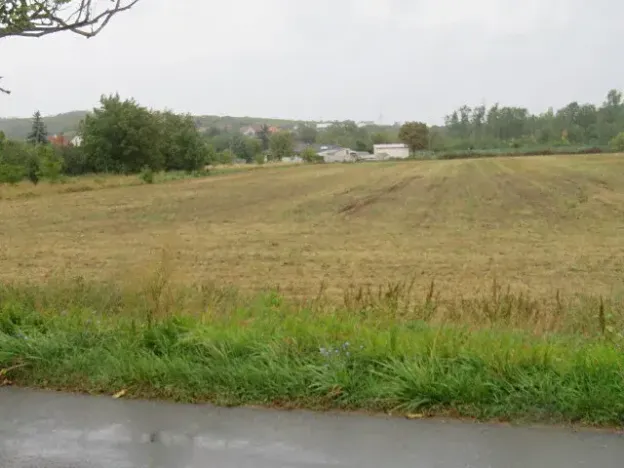 Dražba pole, Pravlov, 1289 m2