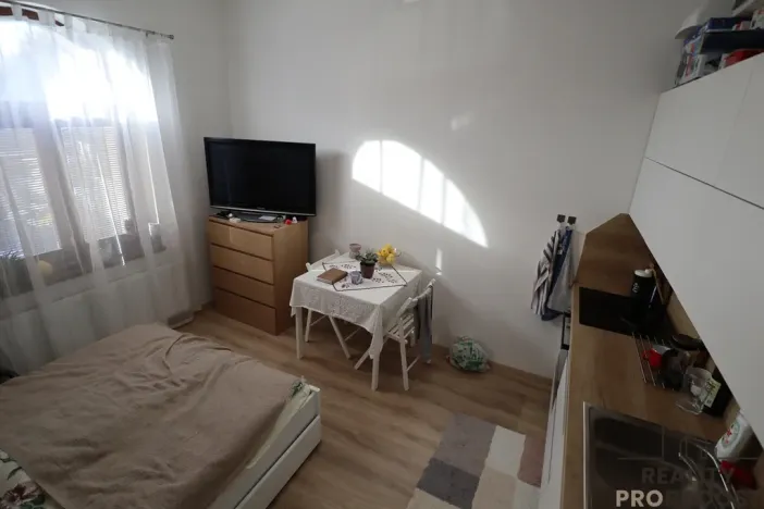 Pronájem bytu 1+kk, Břeclav, Na Valtické, 20 m2