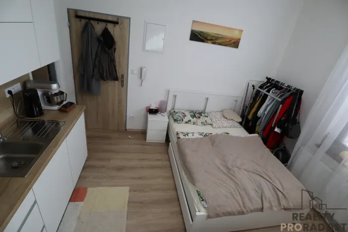 Pronájem bytu 1+kk, Břeclav, Na Valtické, 20 m2