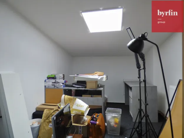 Pronájem kanceláře, Opava, Zámecký okruh, 225 m2