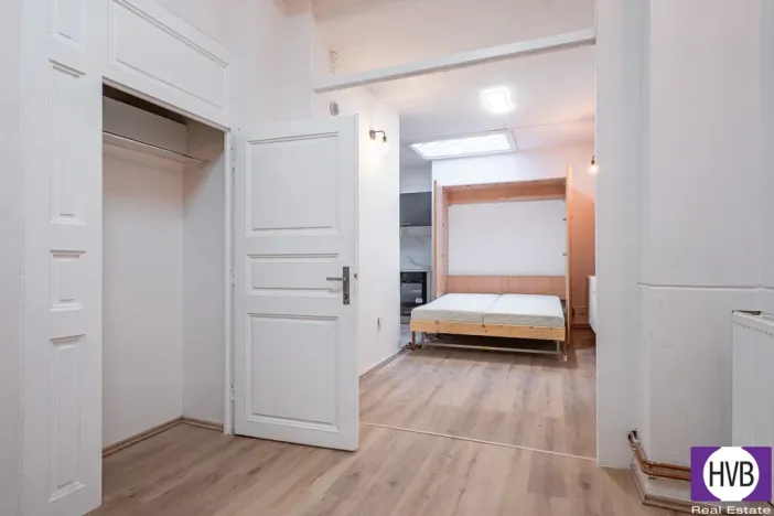 Prodej kanceláře, Praha, Jagellonská, 36 m2