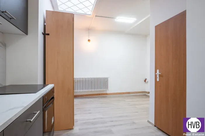 Prodej kanceláře, Praha, Jagellonská, 36 m2