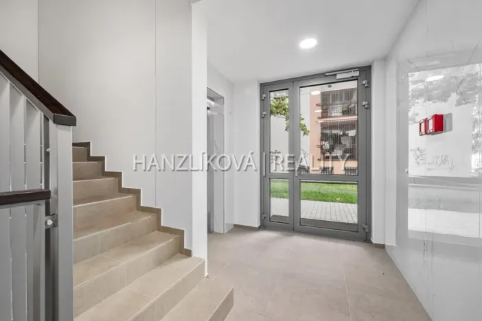 Pronájem bytu 2+kk, České Budějovice - České Budějovice 3, Hálkova, 49 m2