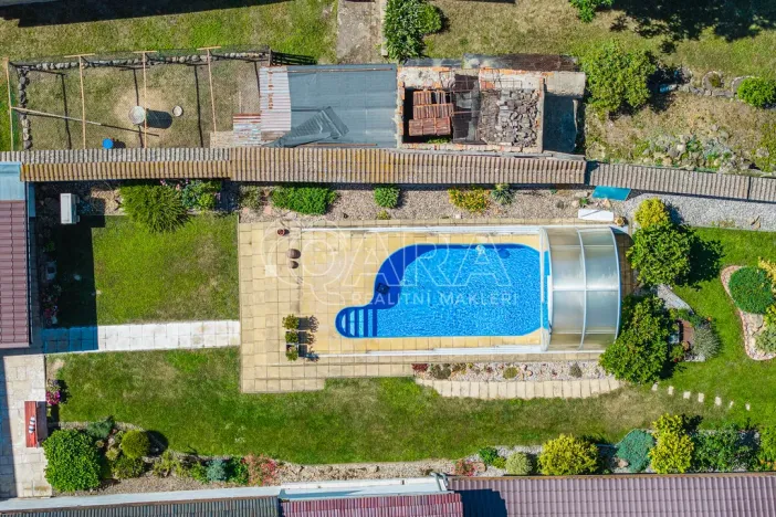 Prodej rodinného domu, Měrunice - Žichov, 186 m2